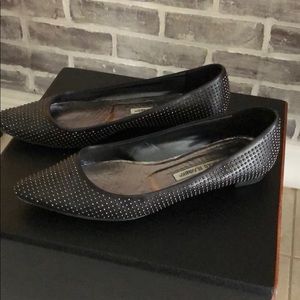 Black leather Manolo Blahnik Flats